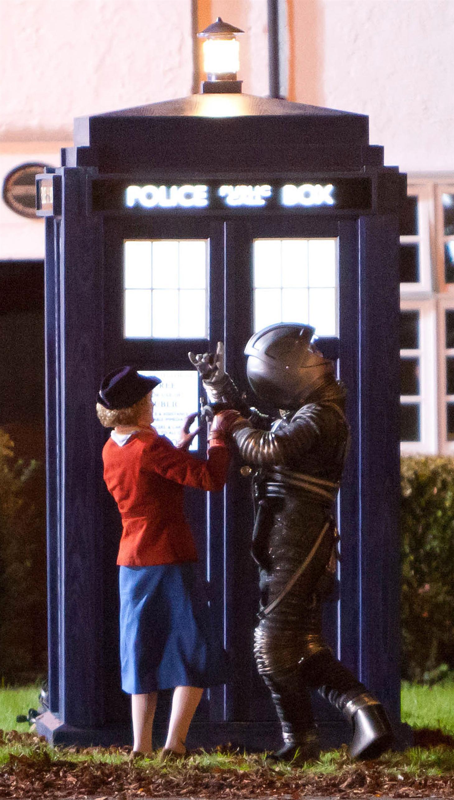 Matt Smith as Doctor Who filming the Christmas Special | Picture 87412